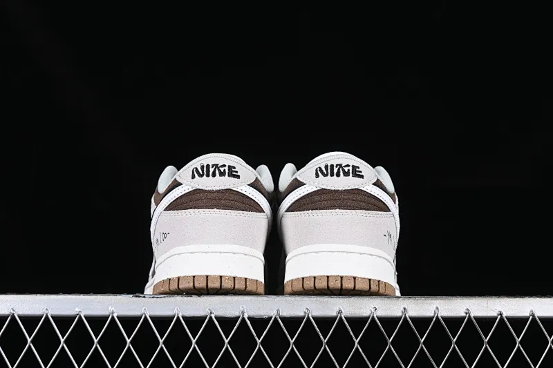 All Categories Nk SB Dunk Series Nk SB Dunk Low Low-top sneakers Cost-effective version Nk SB Dunk Low "85" double hook SB low-top sports and leisure sneakers DO9457-108